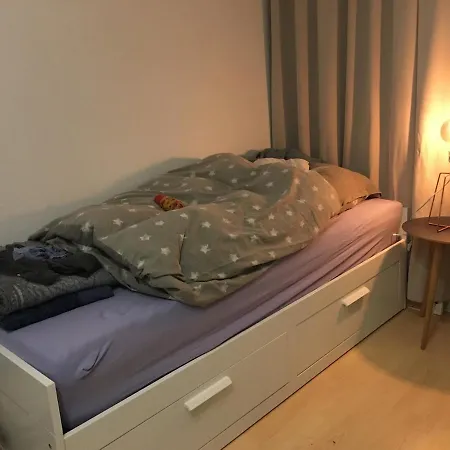 Schoenes Mit Grossem Balkon Апартаменты *